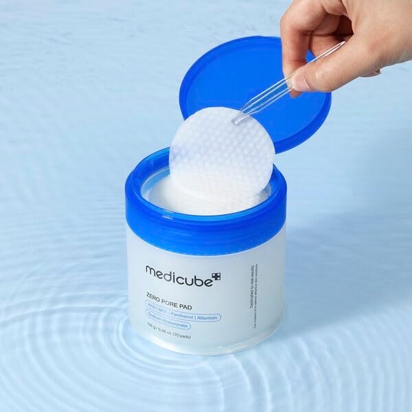 Medicube Zero Pore Pads – Pads Exfoliants AHA + BHA pour Pores & Peau Plus Lisse